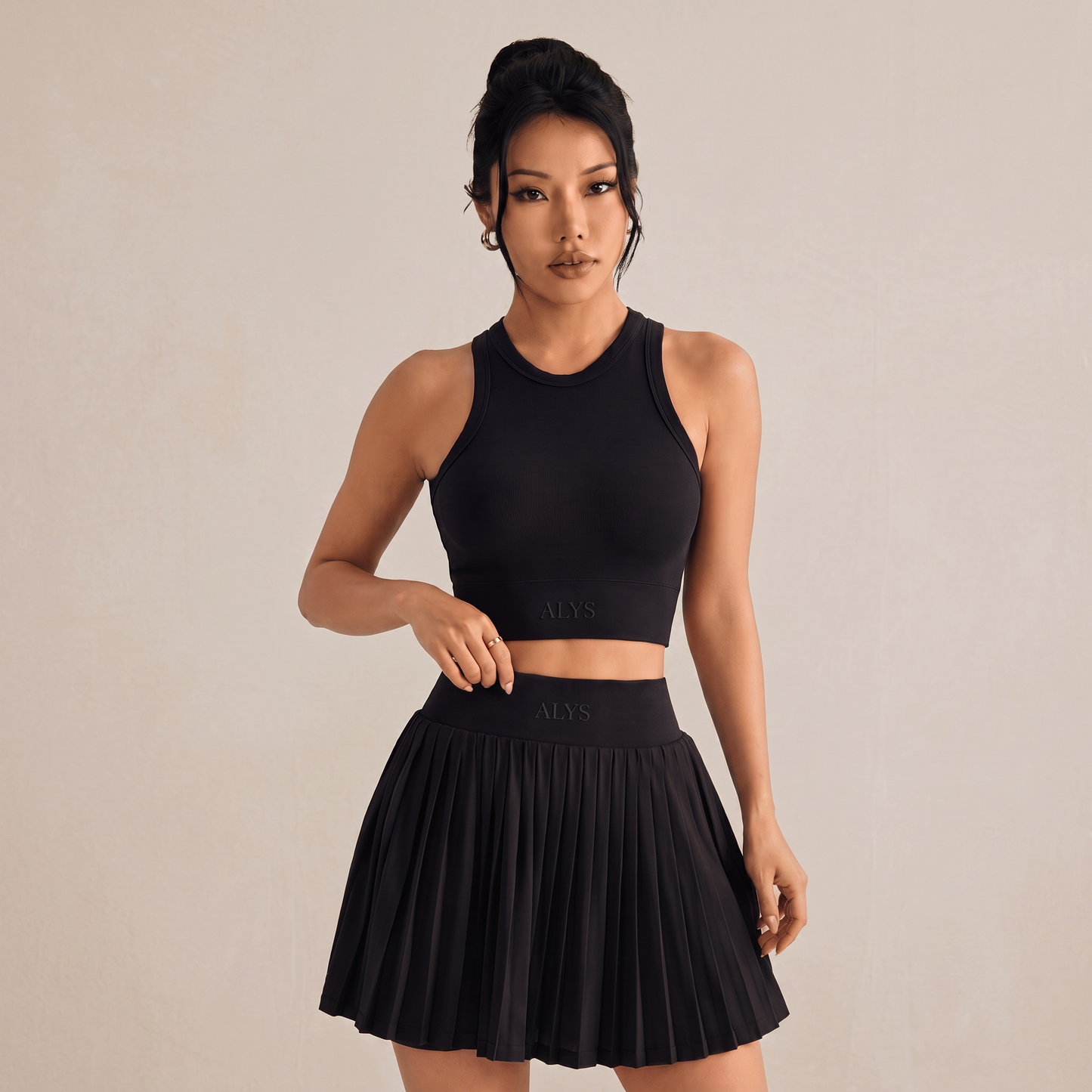 Conjunto Court Plissada ALYS — Preto, frente