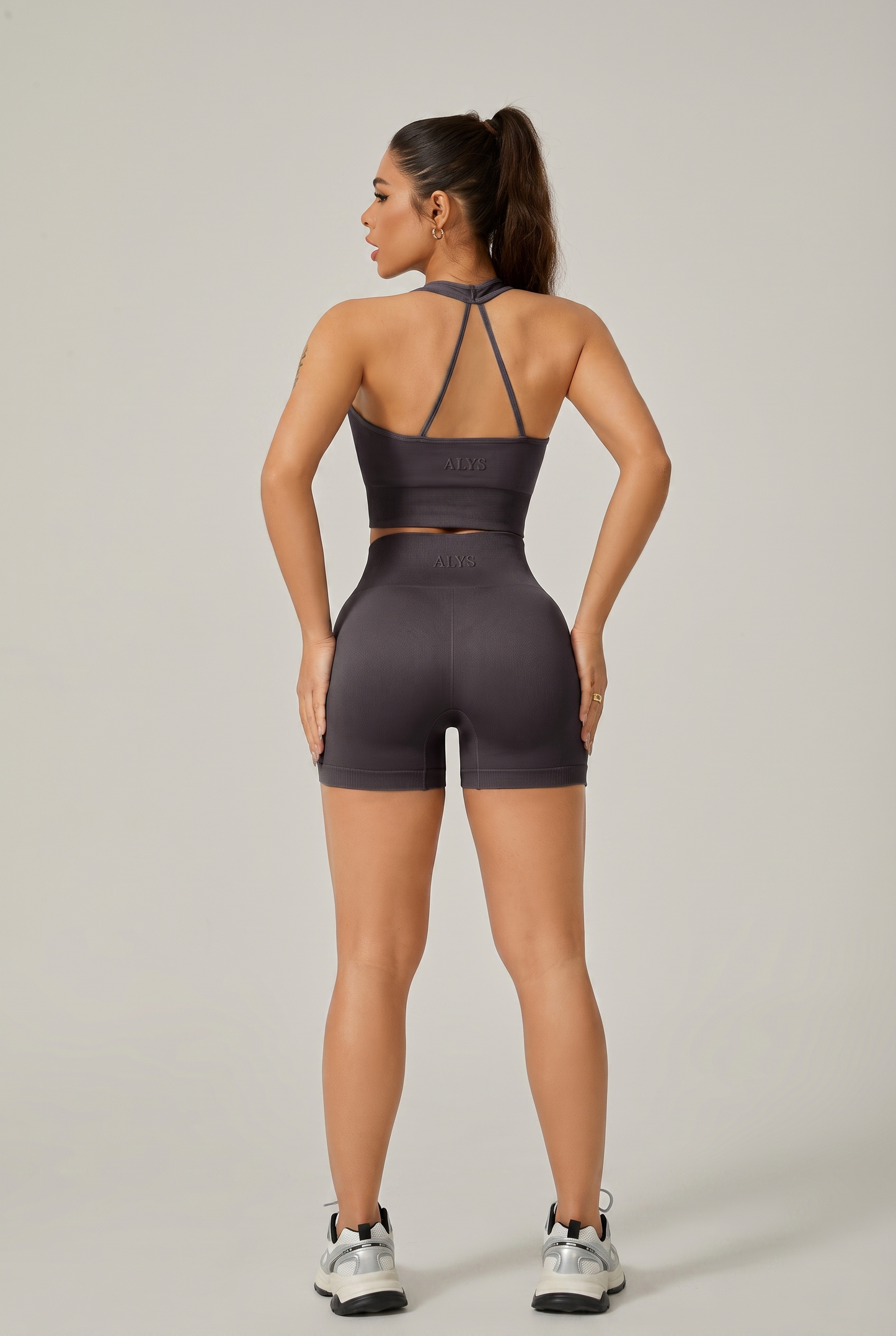 Conjunto Signature ALYS - Cinza (costas)